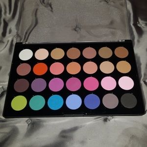 BH Cosmetics - Modern Mattes 28 Color Eyeshadow Palette